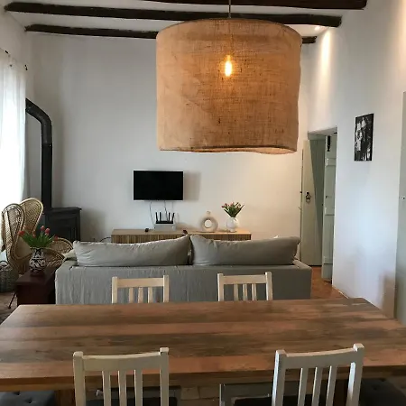 Casa Largo Do Poco Bed & Breakfast *