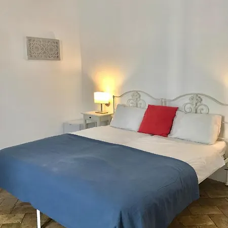 Casa Largo Do Poco Bed & Breakfast