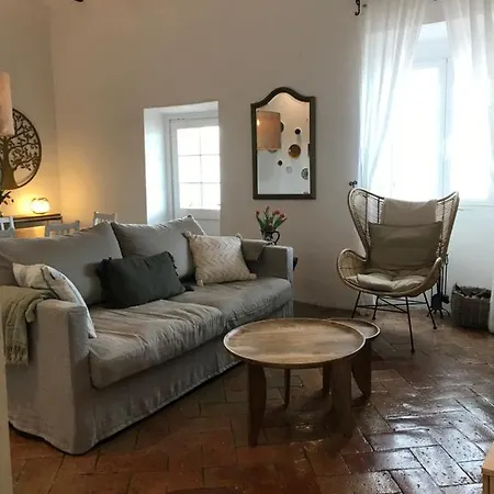 Casa Largo Do Poco לינה וארוחת בוקר אלבור